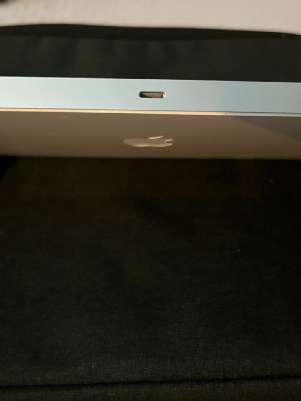 Apple White Wireless Magic Keyboard - Slim Aluminum Frame